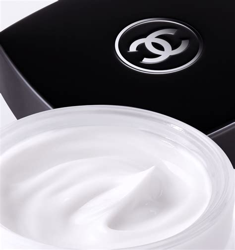 chanel revitalizing gel mask.